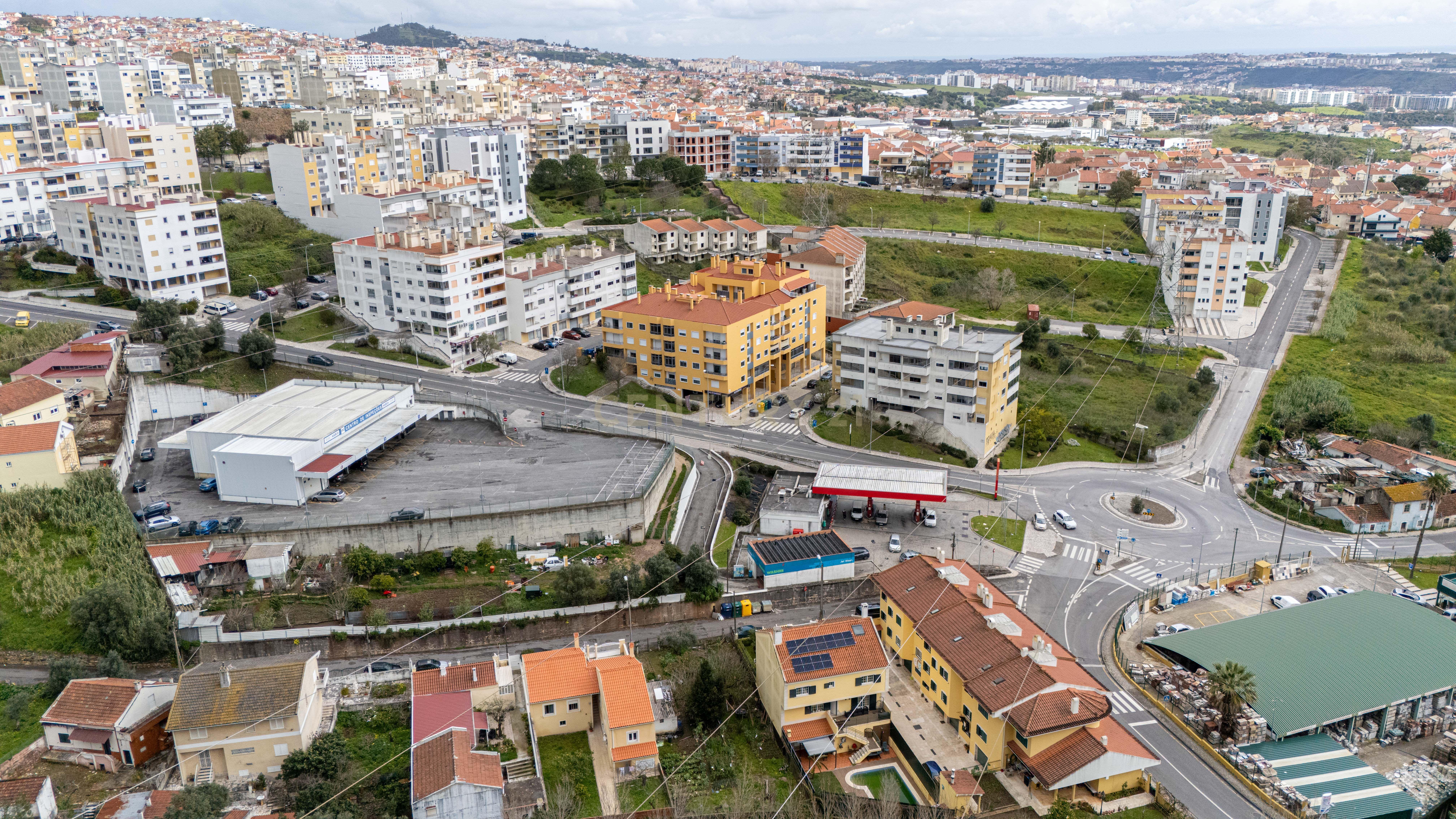 Moradia T3 + 2 com garagem (A-da-Beja/ Amadora)   - Image 49