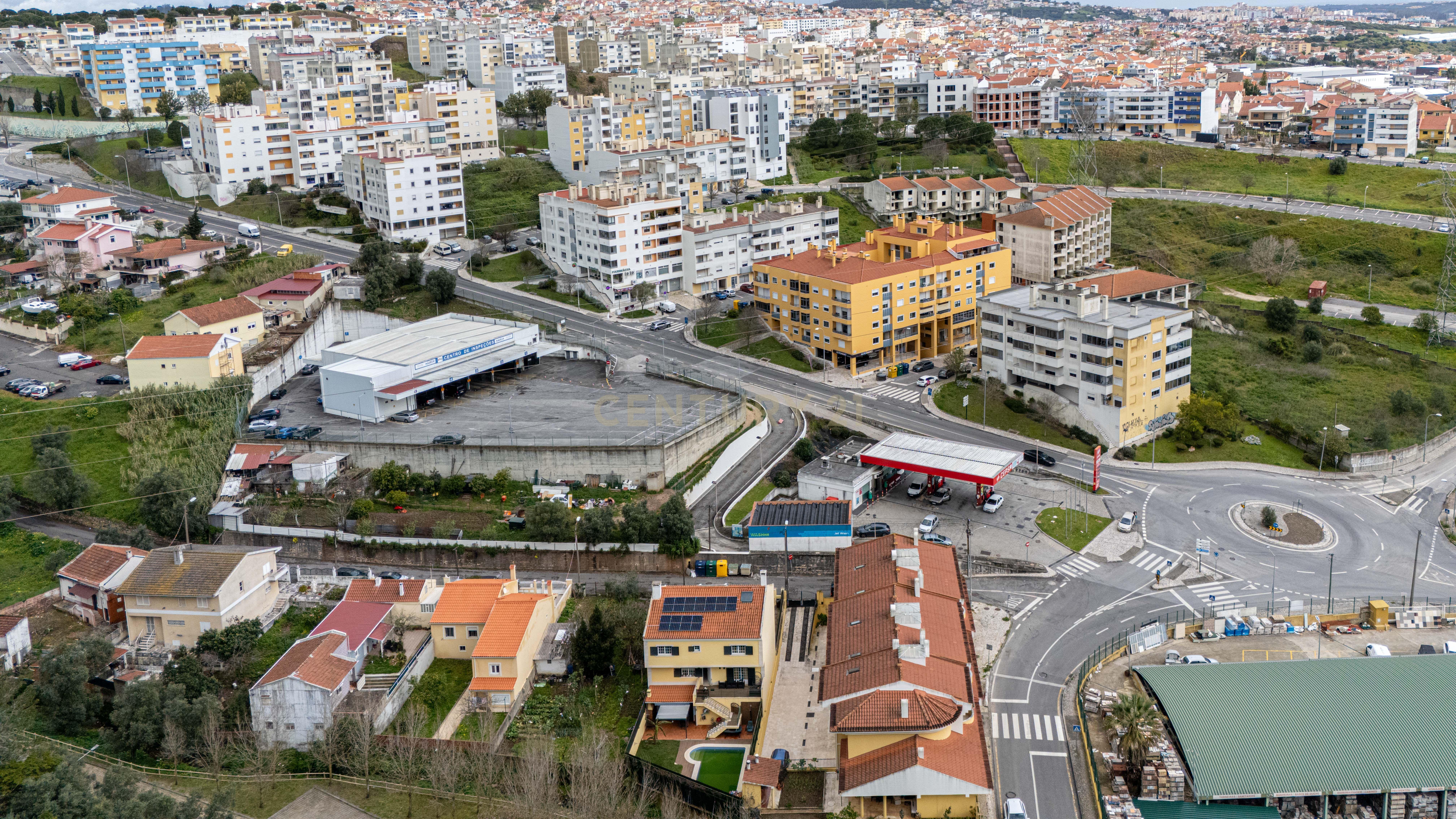 Moradia T3 + 2 com garagem (A-da-Beja/ Amadora)   - Image 44