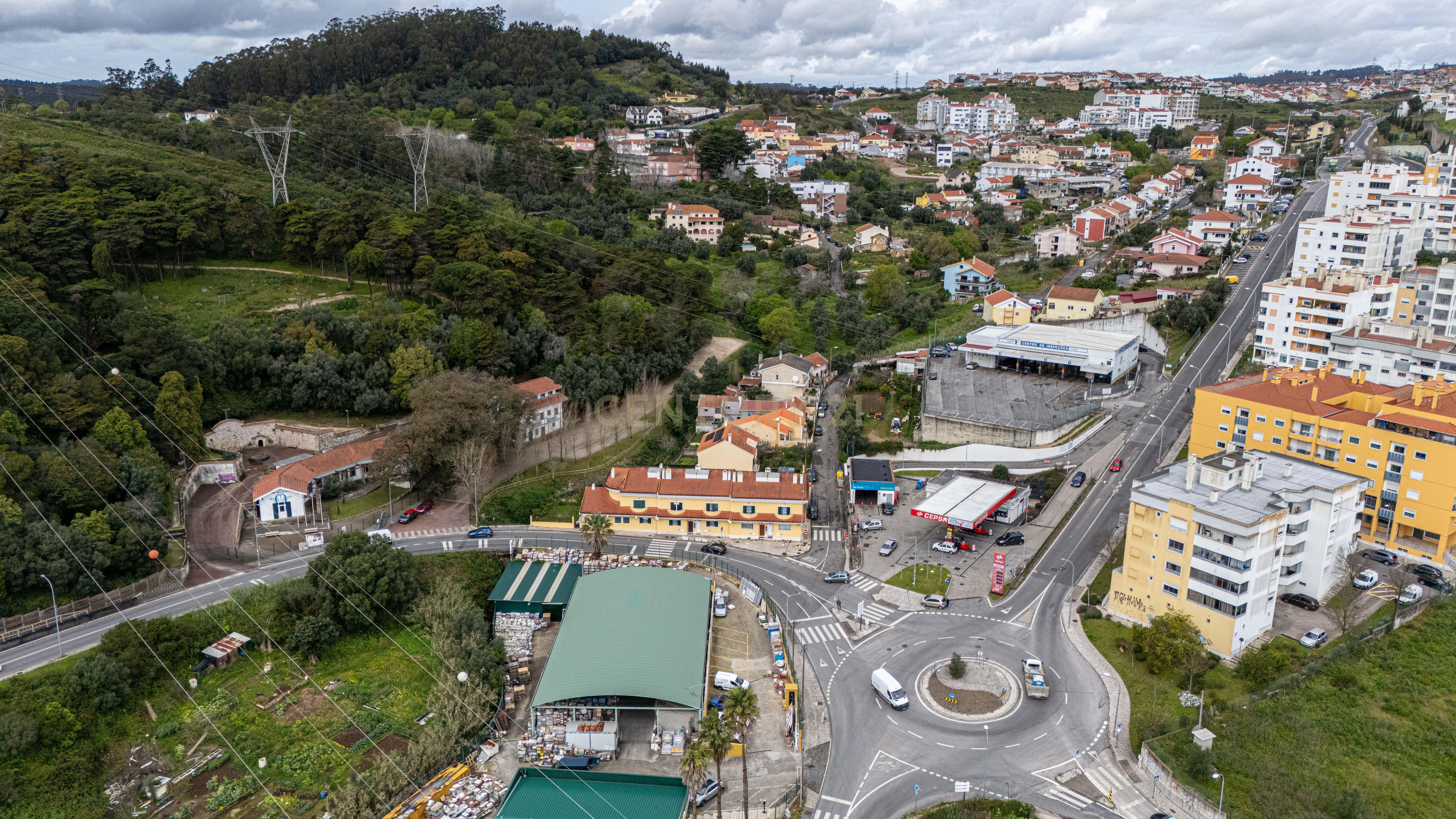 Moradia T3 + 2 com garagem (A-da-Beja/ Amadora)   - Image 46