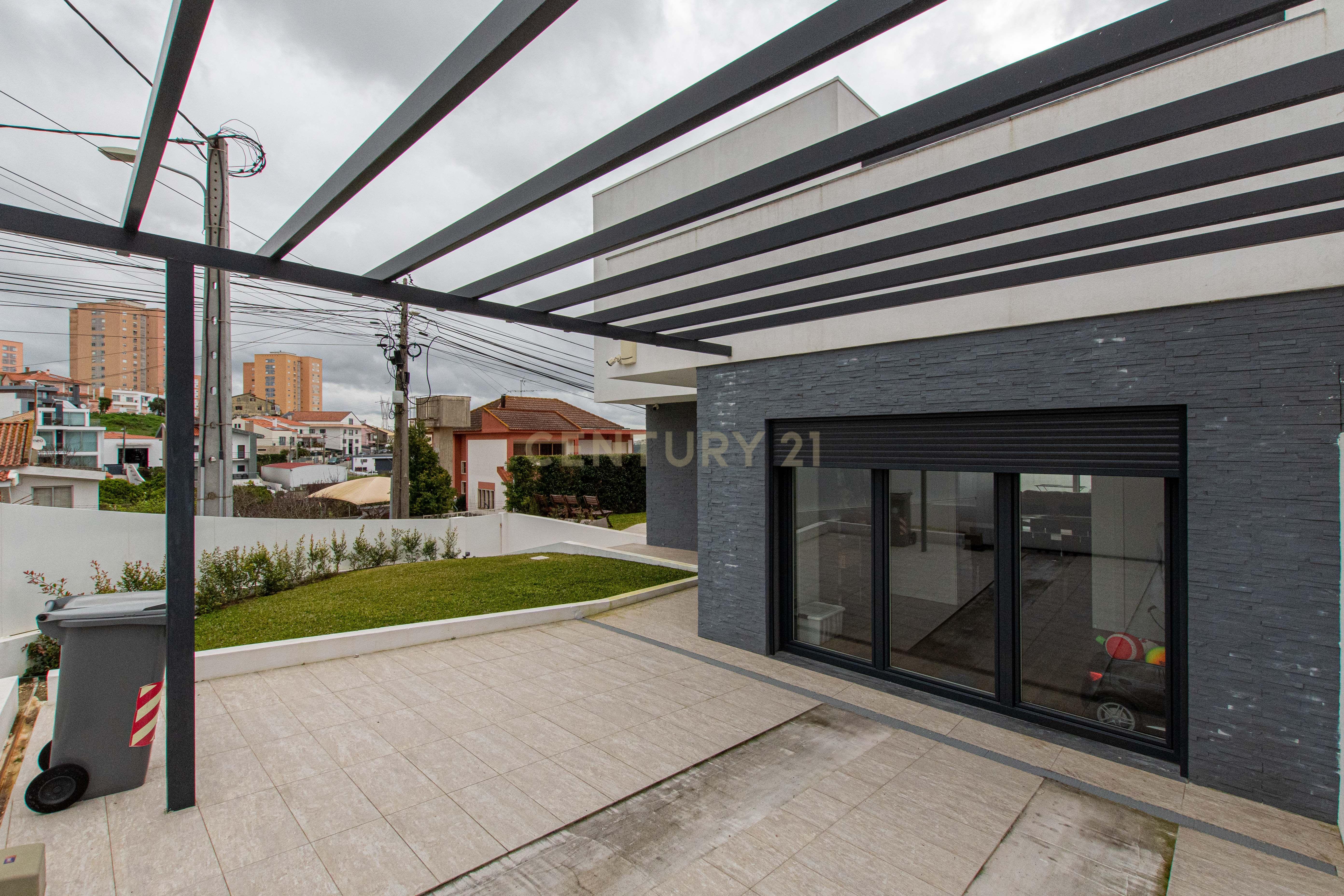 Moradia Independente T3 com piscina construção semi-nova (Granjas Novas/ Ramada) - Image 12
