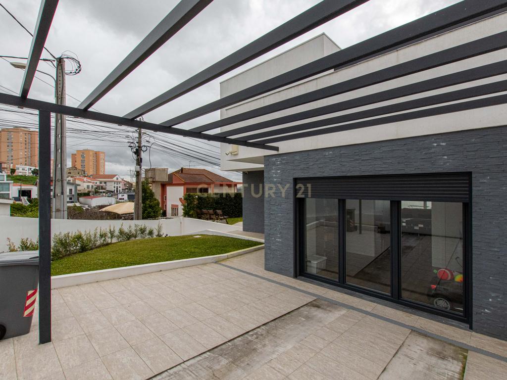 Moradia Independente T3 com piscina construção semi-nova  (Granjas Novas/ Ramada) - Image 12