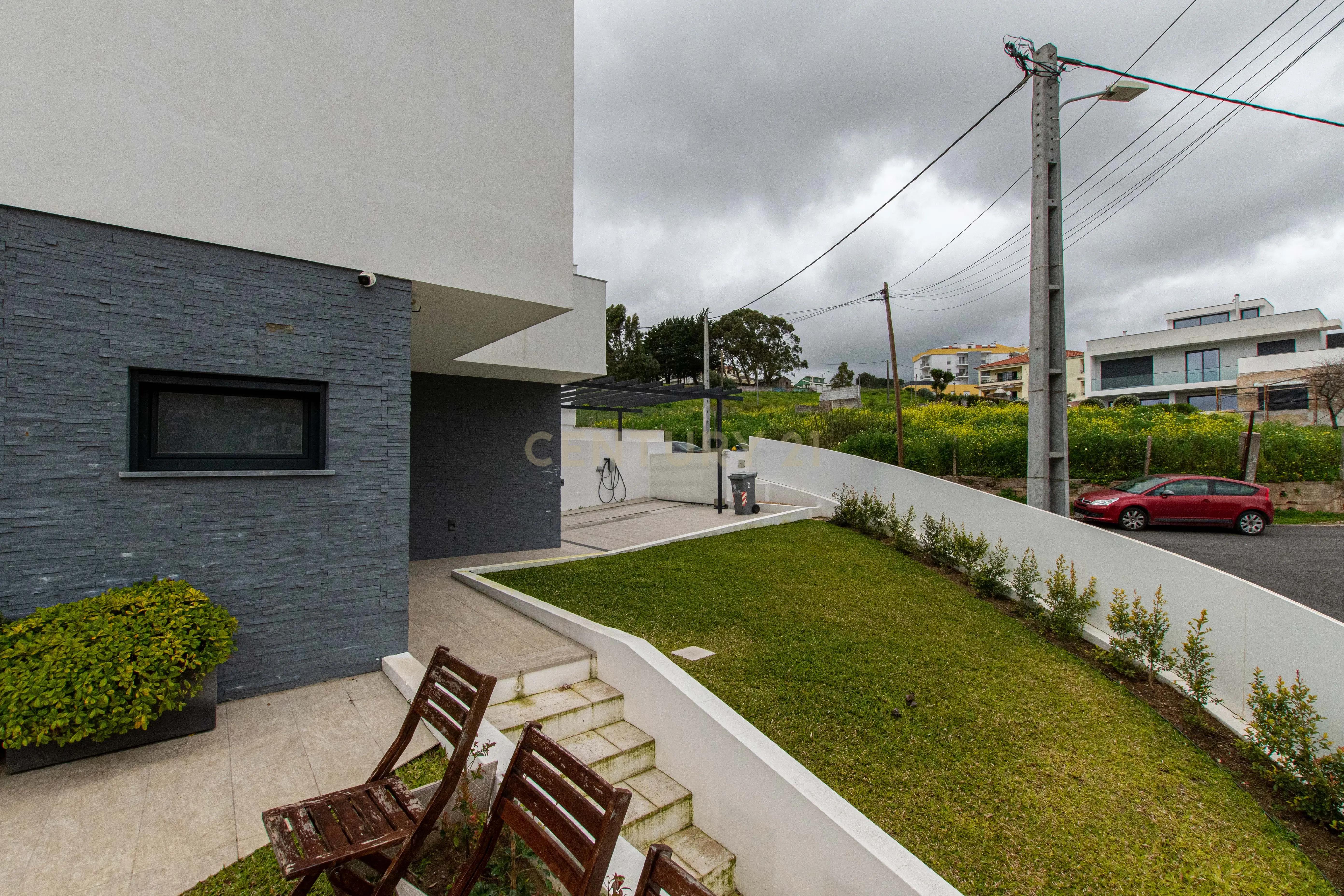 Moradia Independente T3 com piscina construção semi-nova (Granjas Novas/ Ramada) - Image 13
