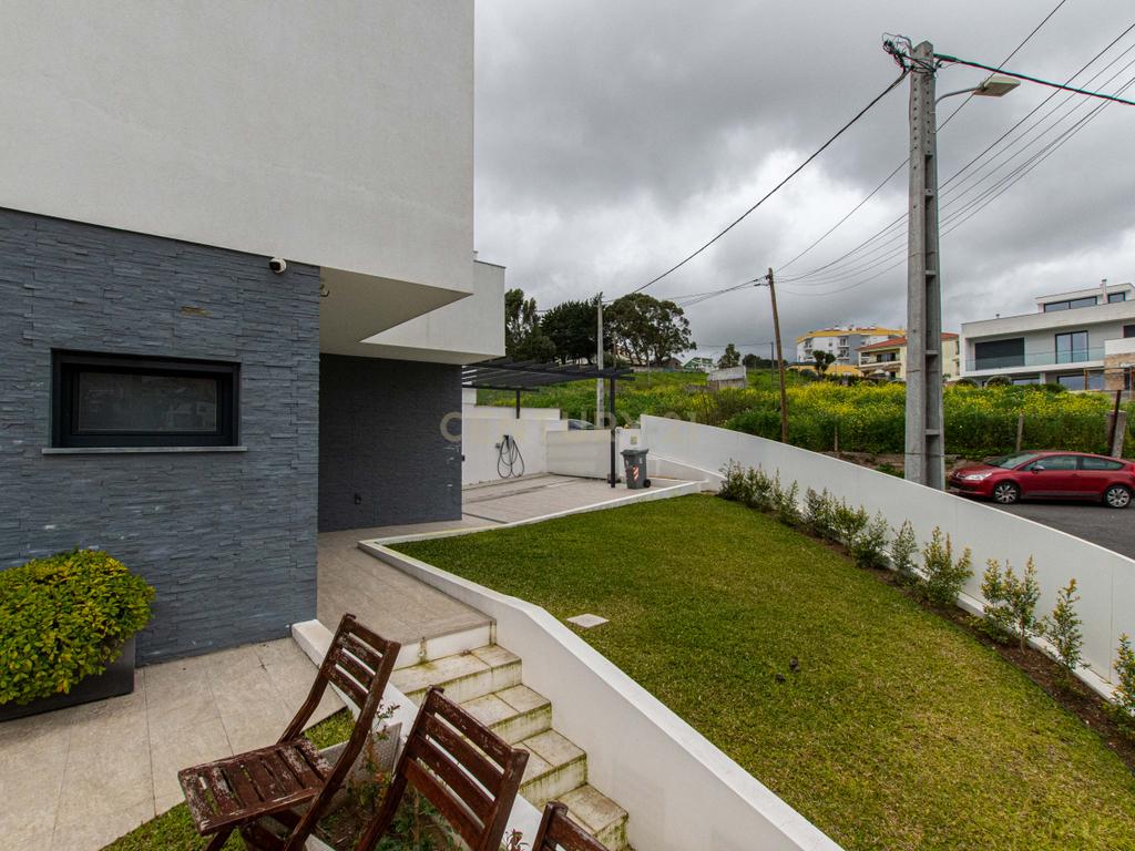 Moradia Independente T3 com piscina construção semi-nova  (Granjas Novas/ Ramada) - Image 13