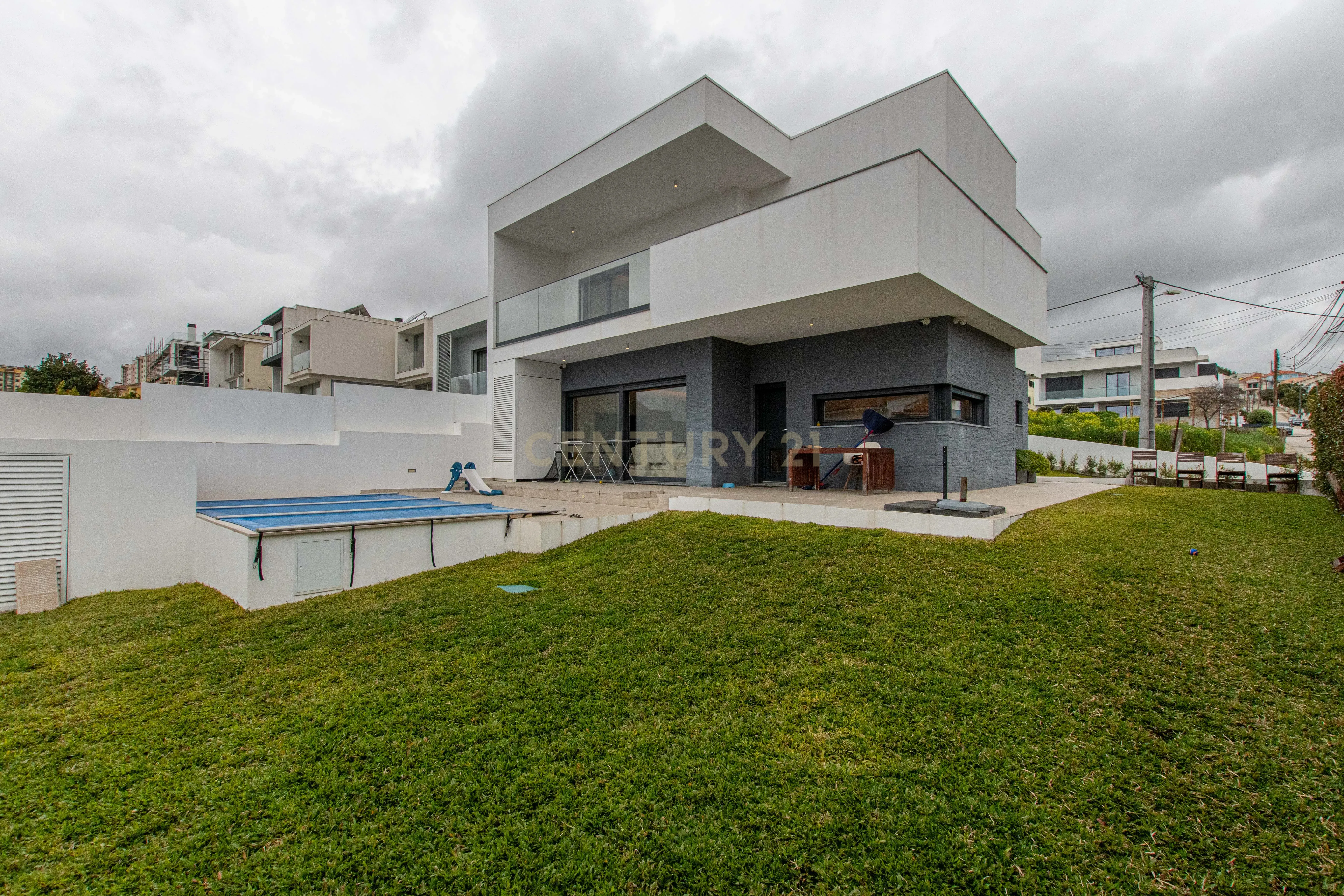 Moradia Independente T3 com piscina construção semi-nova (Granjas Novas/ Ramada) - Image 20