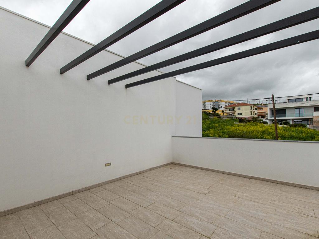Moradia Independente T3 com piscina construção semi-nova  (Granjas Novas/ Ramada) - Image 6