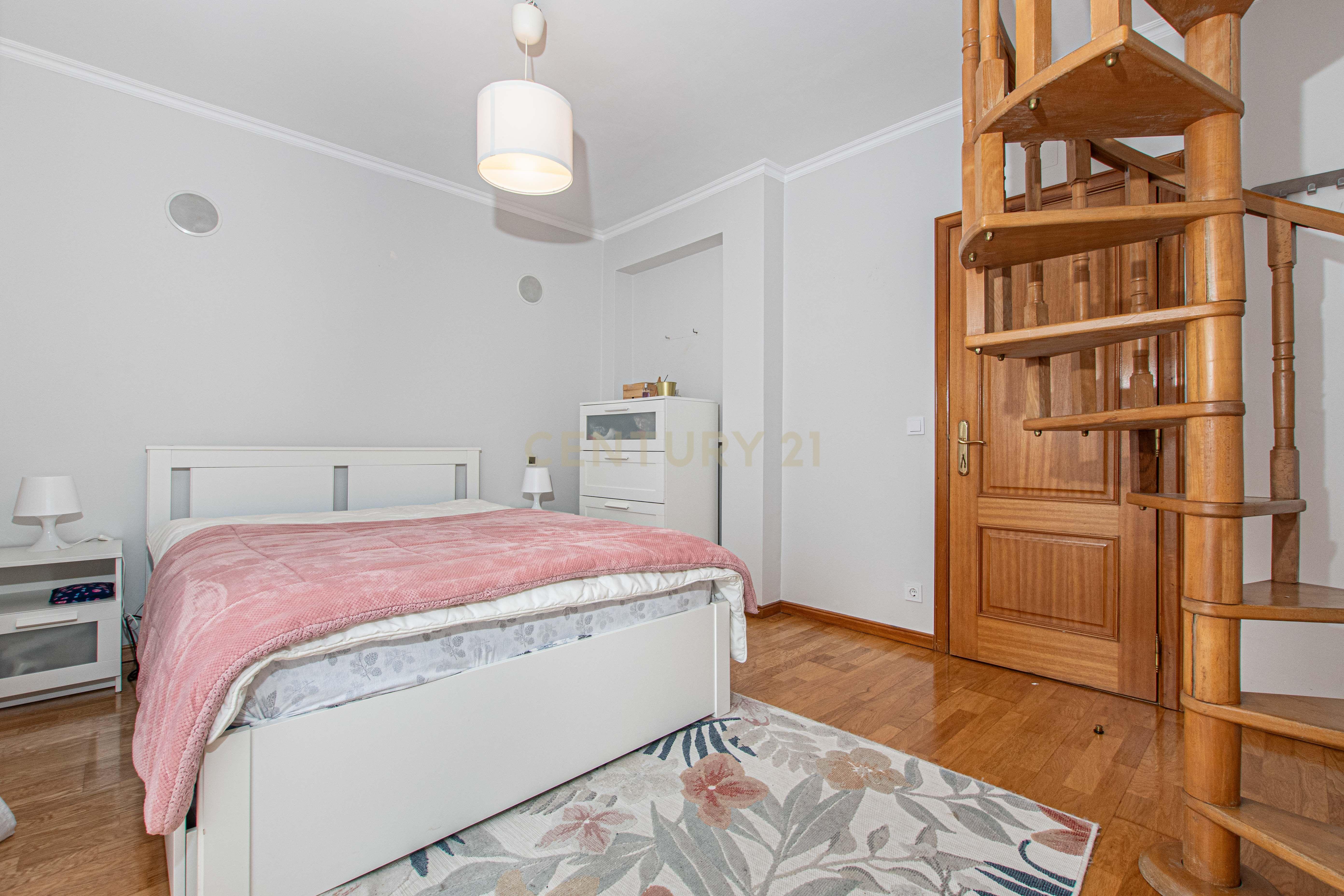 Moradia T3 + 2 com garagem (A-da-Beja/ Amadora)   - Image 27