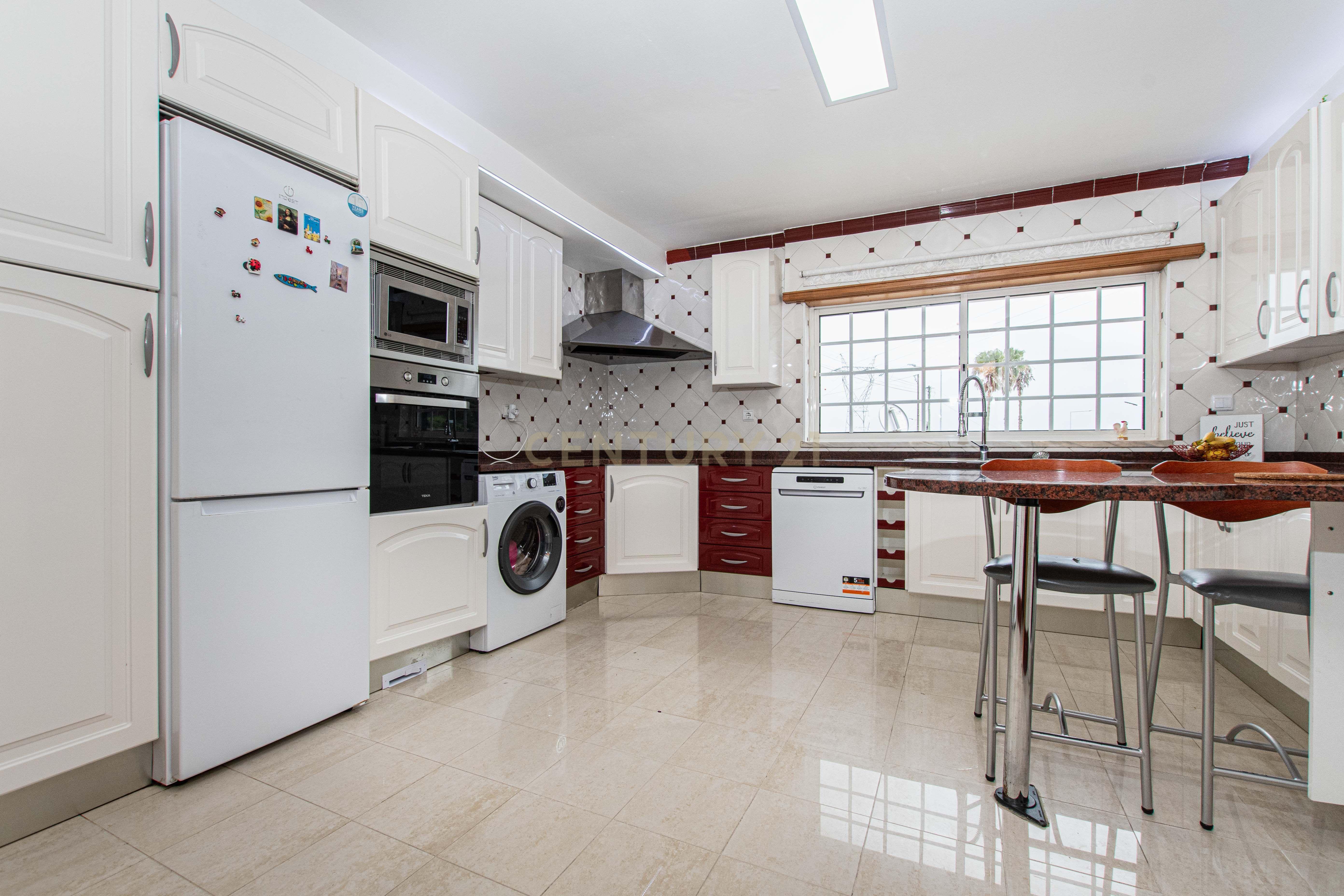 Moradia T3 + 2 com garagem (A-da-Beja/ Amadora)   - Image 25