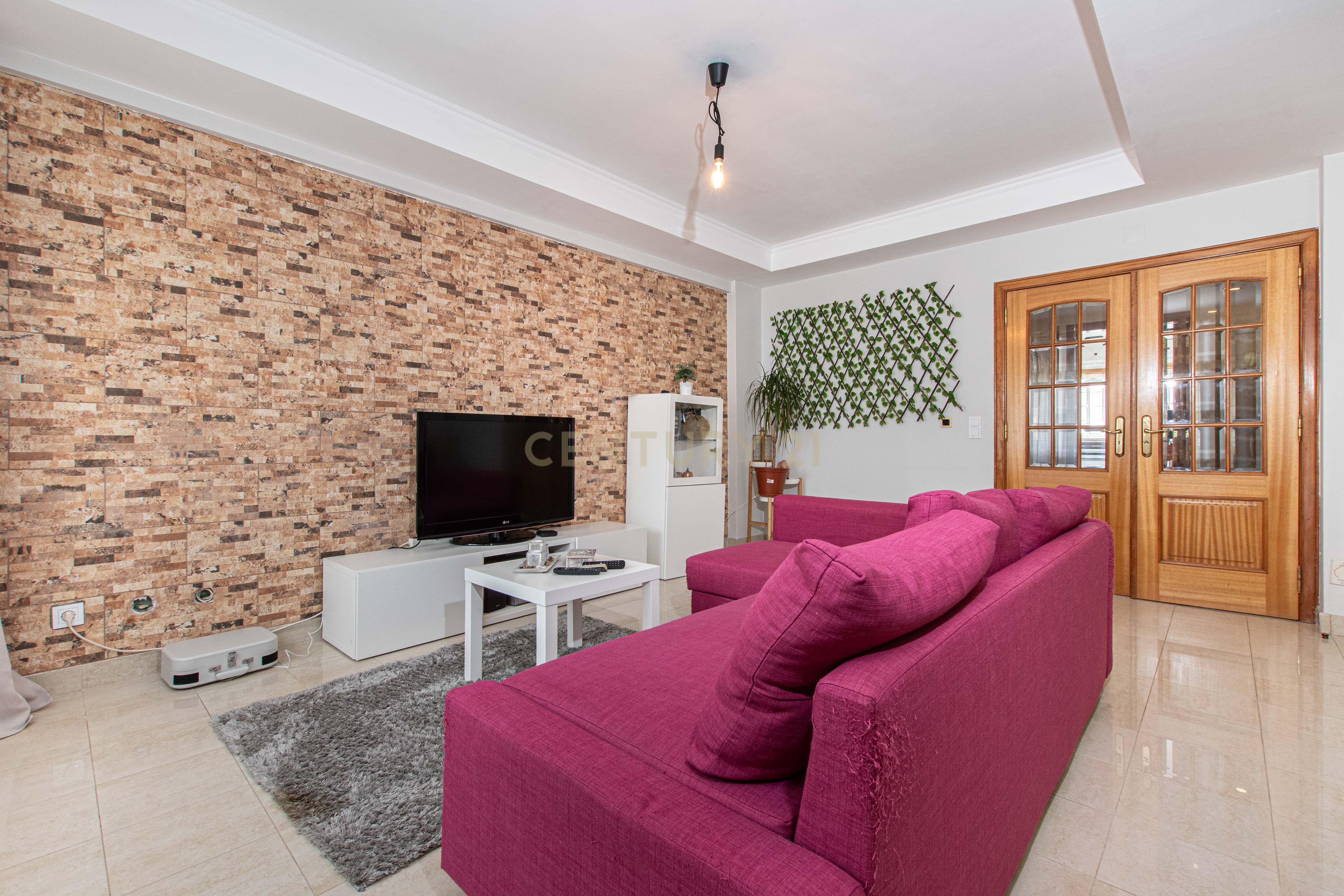 Moradia T3 + 2 com garagem (A-da-Beja/ Amadora)   - Image 38