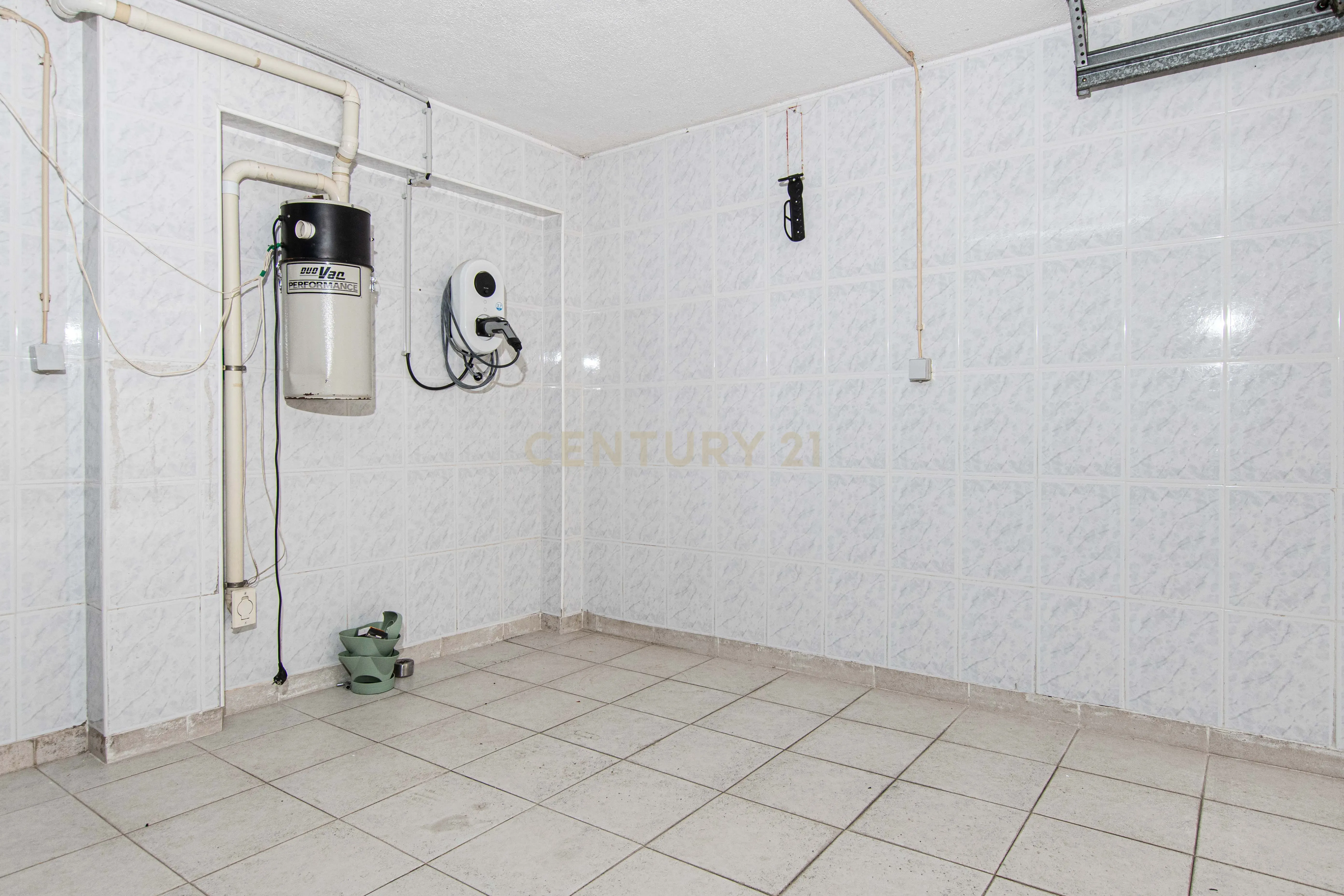 Moradia T3 + 2 com garagem (A-da-Beja/ Amadora)   - Image 32