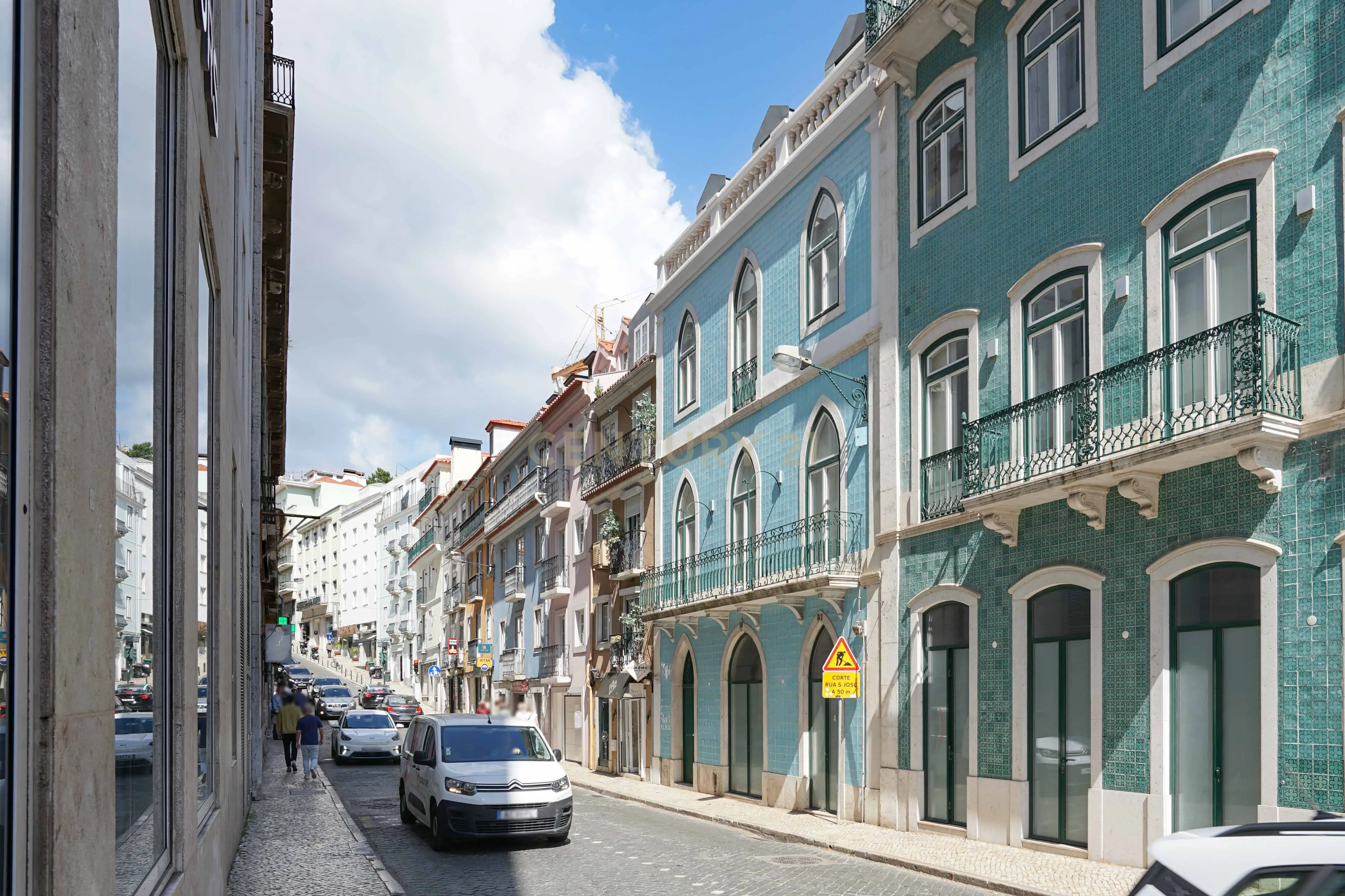 Luxuoso T1 em Lisboa com Vista e Acabamentos Modernos - Image 1