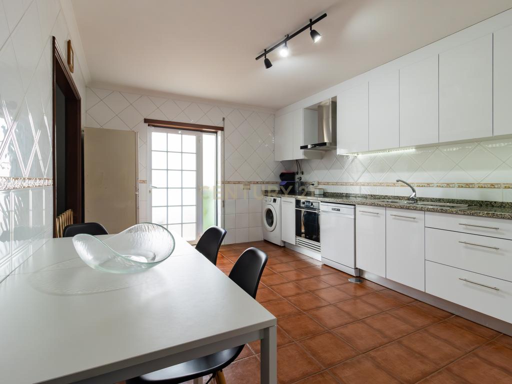 Excelente Moradia T4 - Image 6