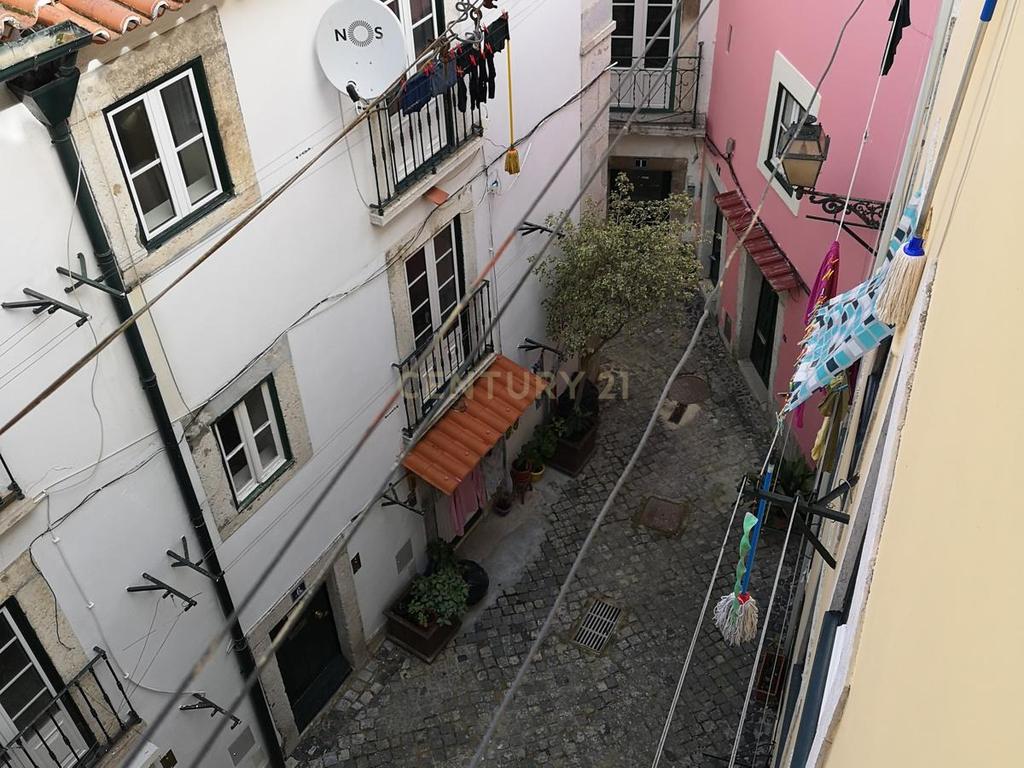 Apartamento T1 +1 em Alfama, Lisboa – Investimento com Potencial e Rentabilidade Atrativa - Image 6