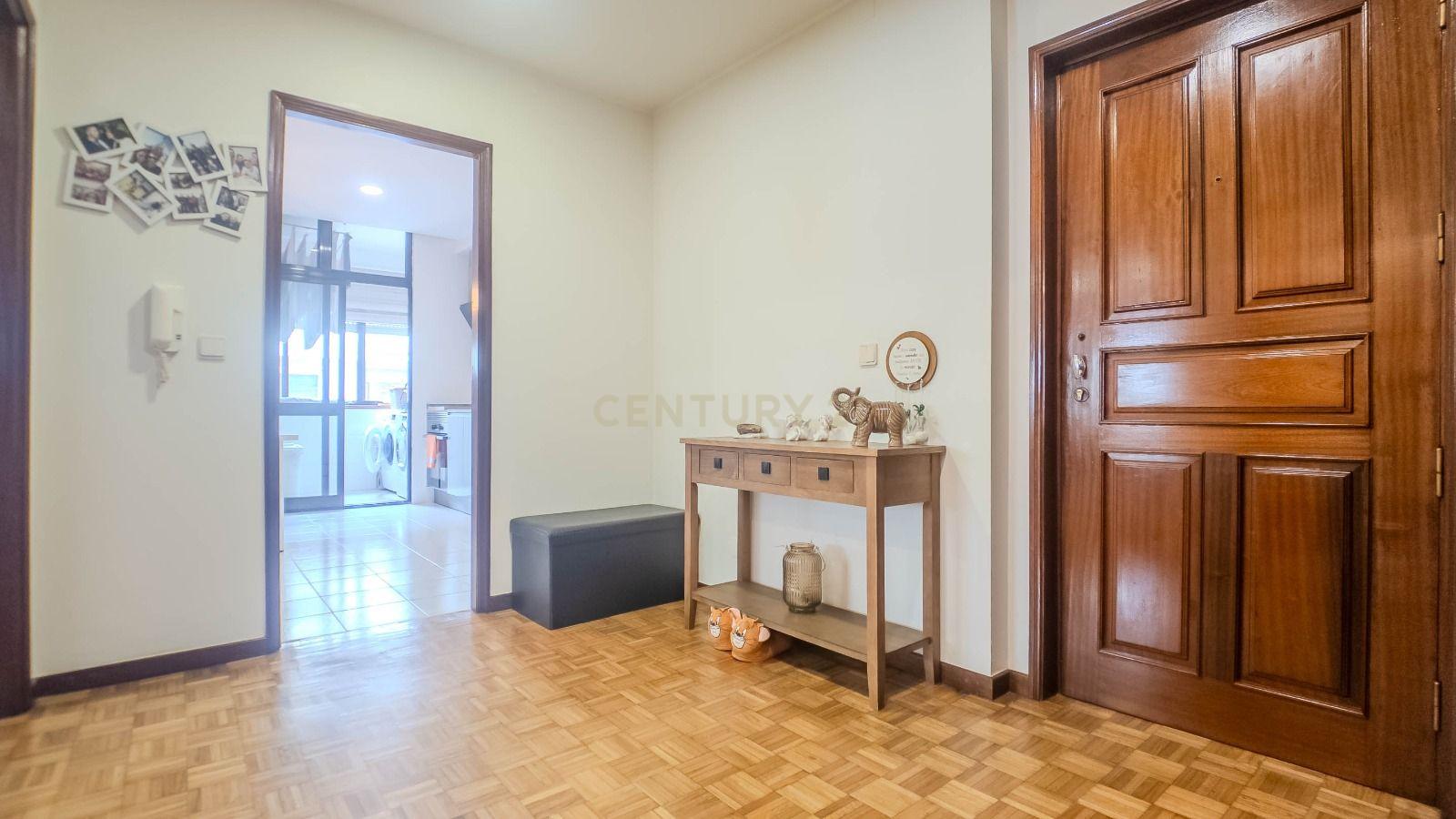 Apartamento T3 em Gondomar com luz natural e boa localização - Image 6