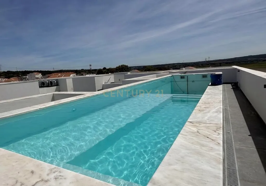 Apartamento Triplex T2 com Piscina Privada no Coração de Alcácer do Sal - Image 10