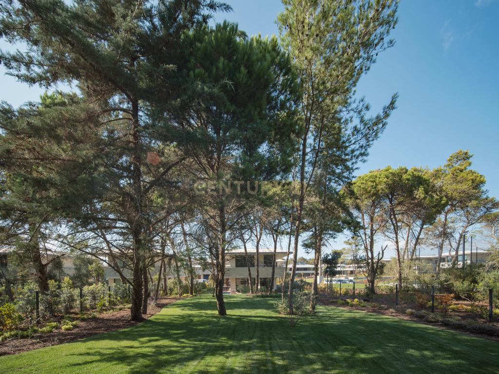 Moradia T4 com Terreno de 1.030m2 em Condomínio Fechado  - Image 34