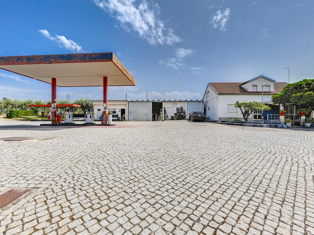 OPORTUNIDADE 360º – Moradia T3 + Posto de Combustível GALP + Terrenos (36 000 m²) - Image 43