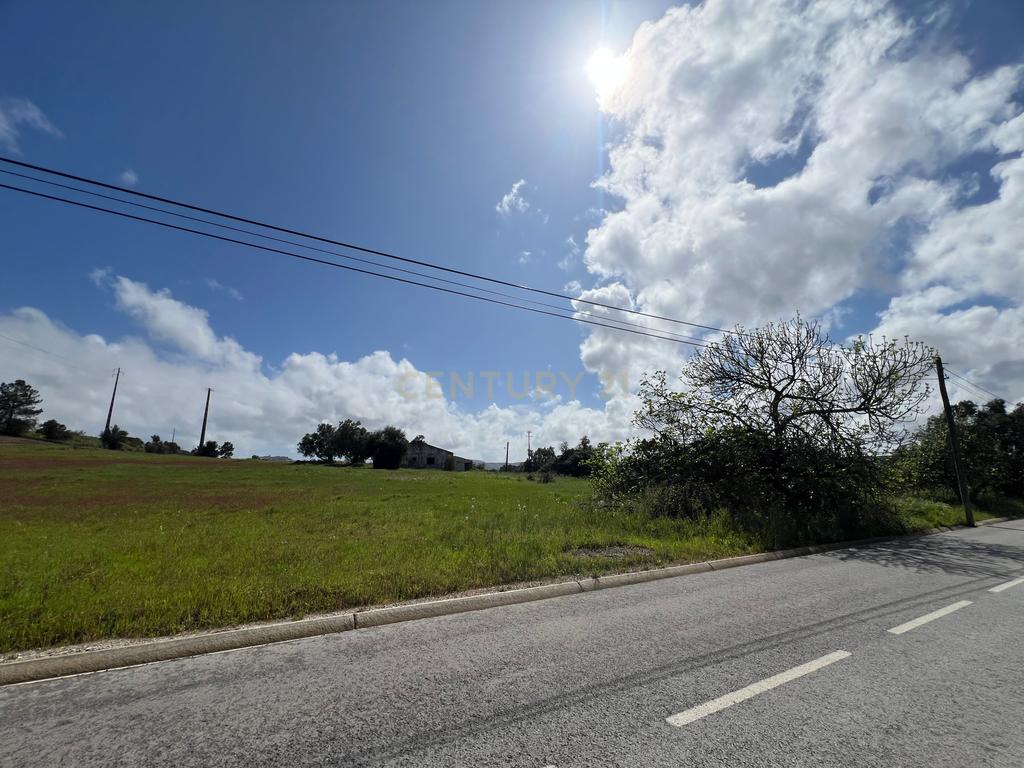 Terreno Industrial de 20.500 m² em Localização Estratégica - Image 12