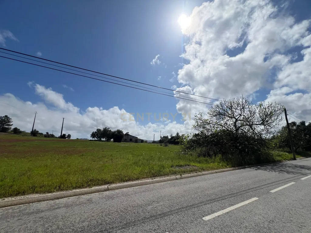 Terreno Industrial de 20.500 m² em Localização Estratégica - Image 12