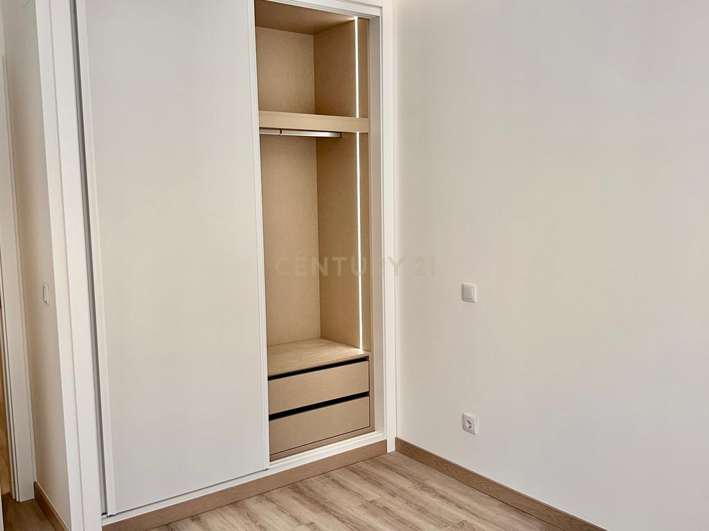 Venda T3 na Estrela - APARTAMENTO INTEGRALMENTE REMODELADO COM VARANDA GENEROSA - Image 19