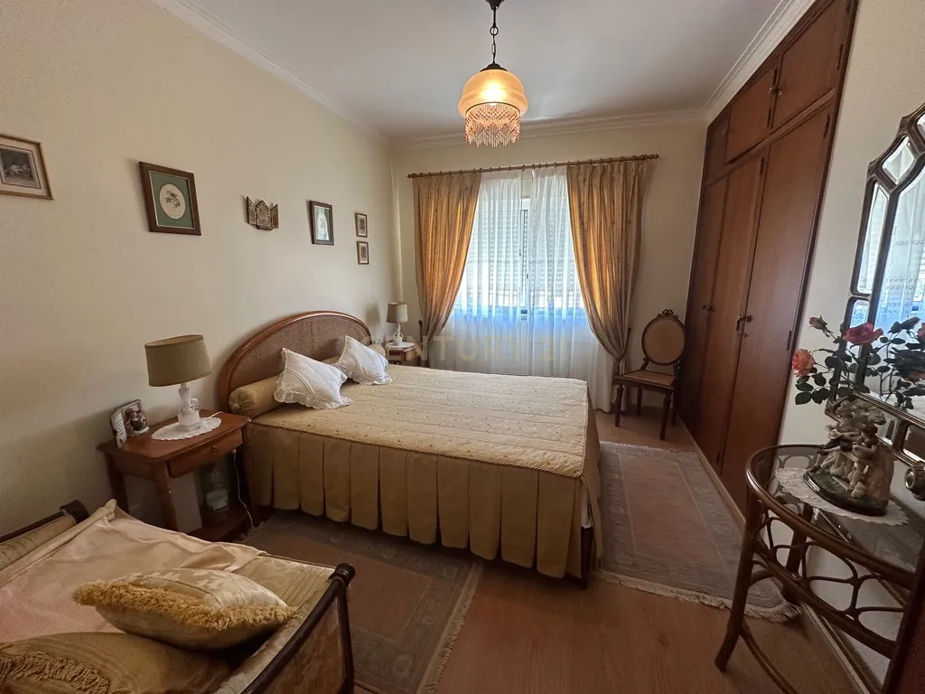 APARTAMENTO T2 | LOCALIZAÇÃO CENTRAL EM TIRES | EM EXCELENTE ESTADO DE CONSERVAÇÃO - Image 5