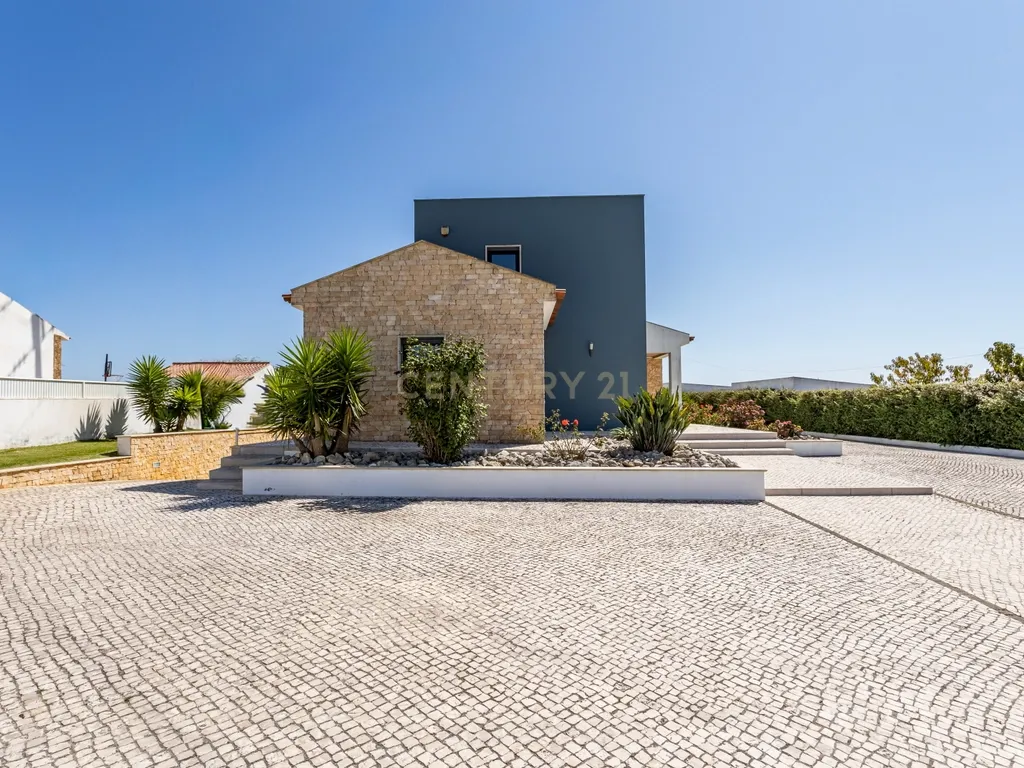 Moradia T4, em Sintra/Assafora, piscina e terreno de 3.720m2 - Image 8