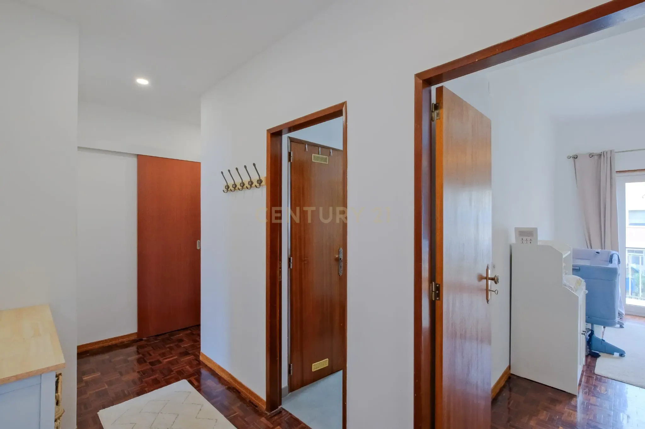 Apartamento T2 Remodelado em Tires - Image 10