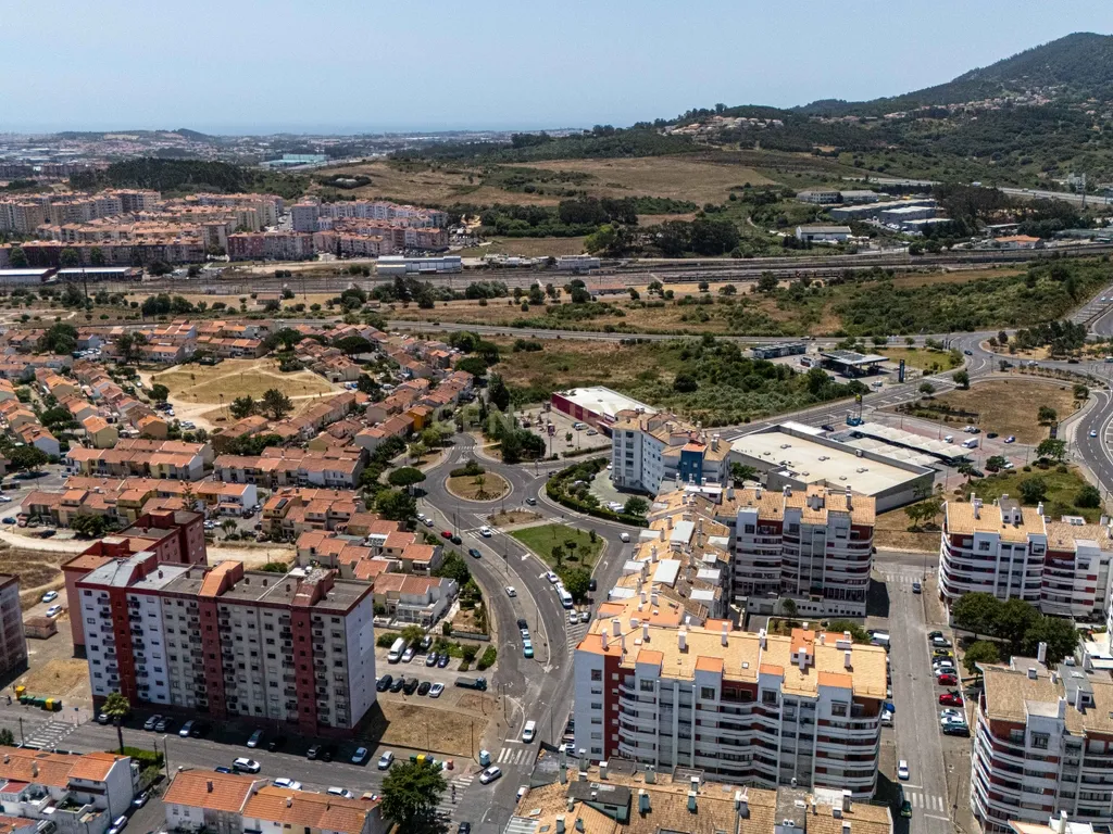 Apartamento T3 com varandas e Estacionamento | Cavaleira – Algueirão Mem Martins - Image 34