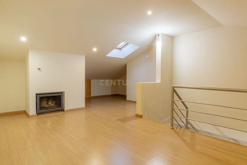 Duplex T3 em Bragança - Image 24