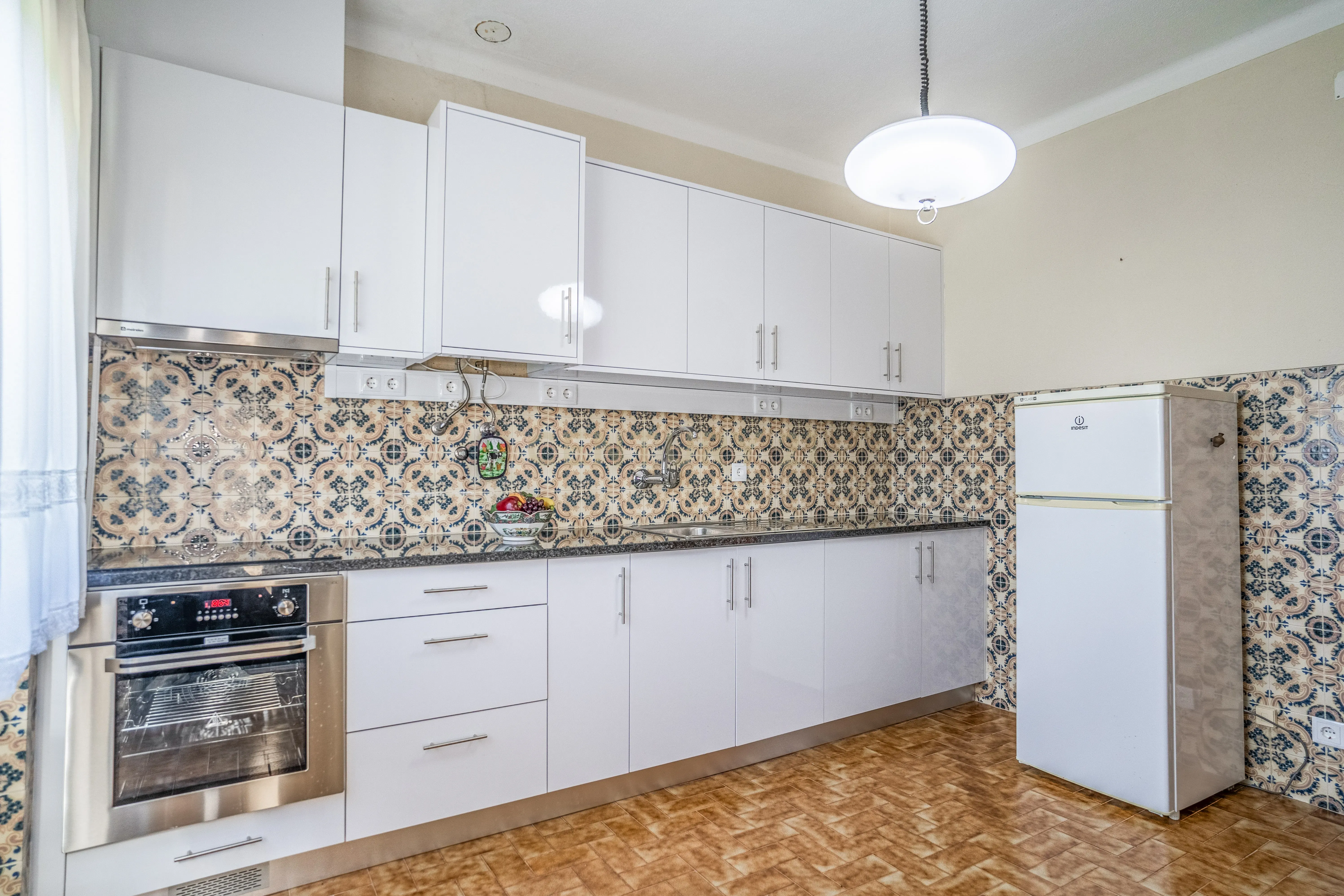 Fotografia 9 de Moradia Bifamiliar com 2 Armazéns de Grande Dimensão