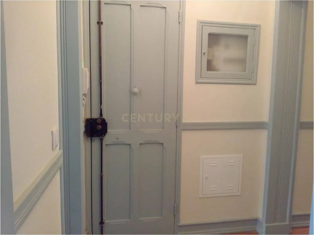 Apartamento T2+1 com Logradouro para Arrendar em Sete Rios - Image 7