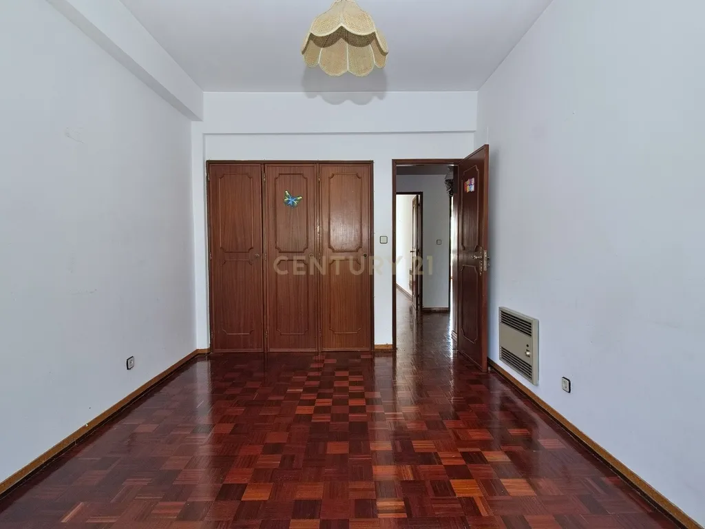 Apartamento T2 na Quinta do Marquês, Oeiras - Image 11