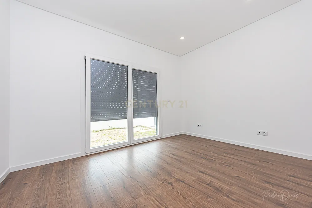 Moradia Isolada em Setúbal - MORADIA NOVA A ESTREAR - Image 21