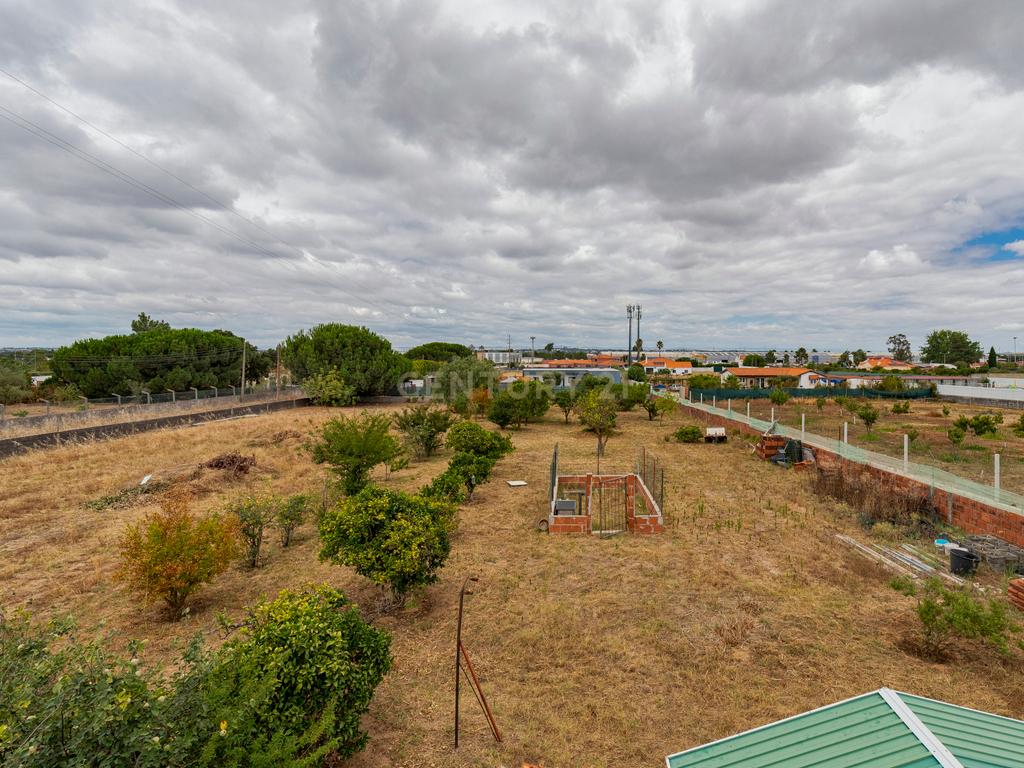 Moradia térrea T3 impecável num terreno de 3954m2 e anexo em Azeitão - Image 38