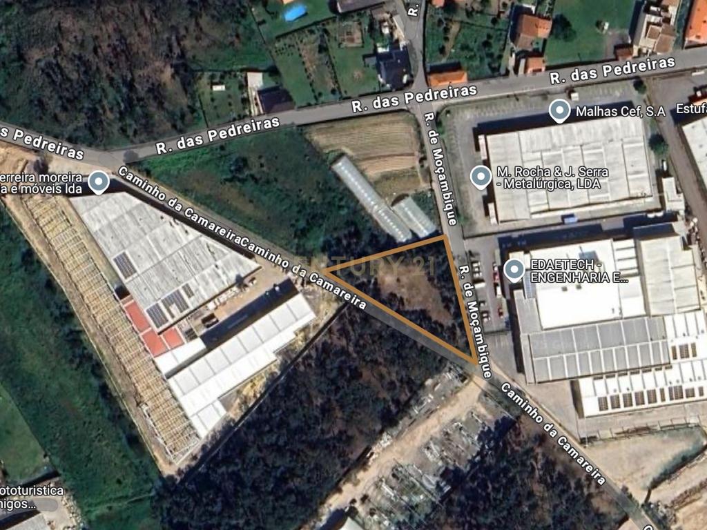Terreno rústico com 1.750 m², situado em Fão, Esposende - Image 1
