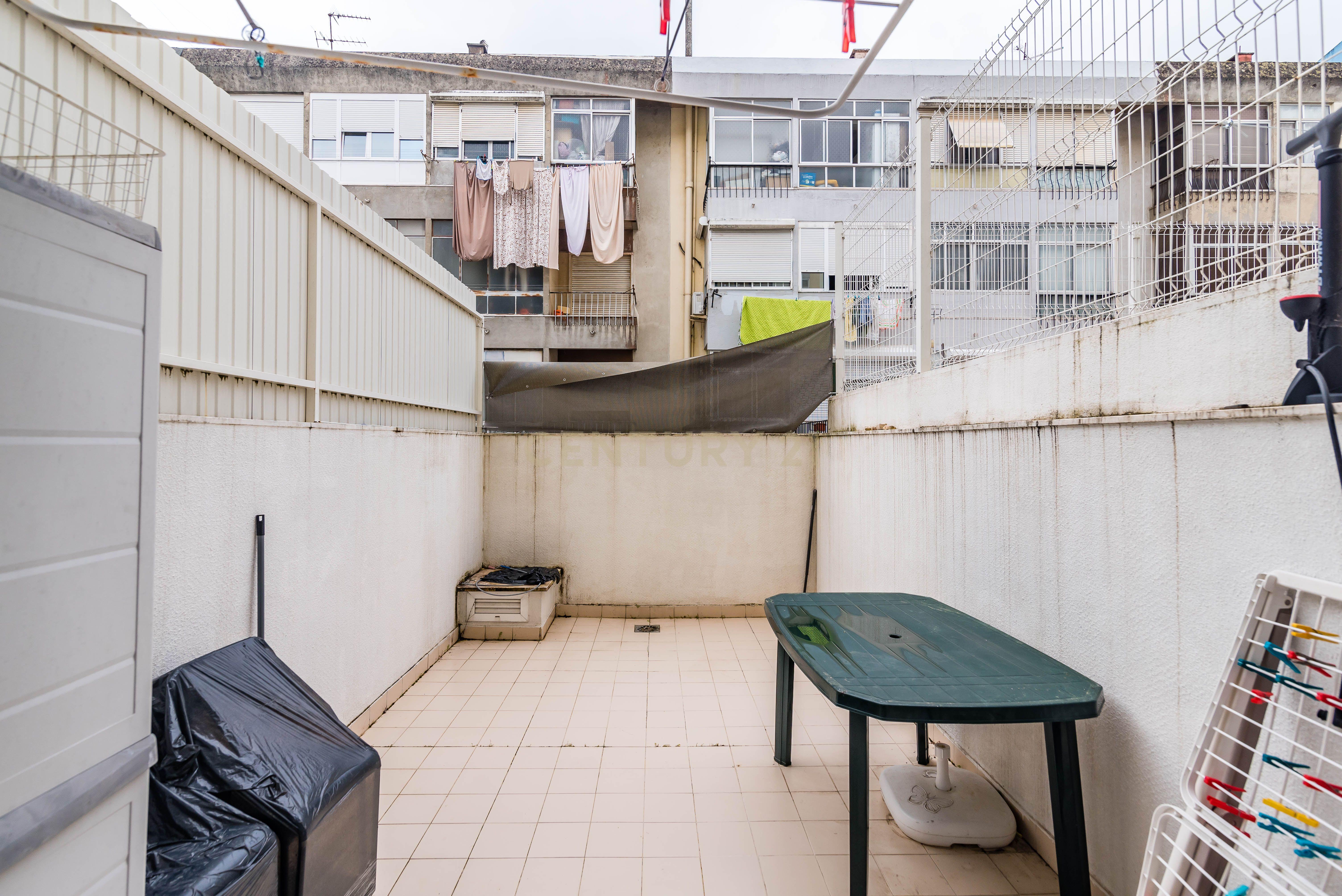Apartamento T2 com Terraço em Loures - Excelente Oportunidade! - Image 16