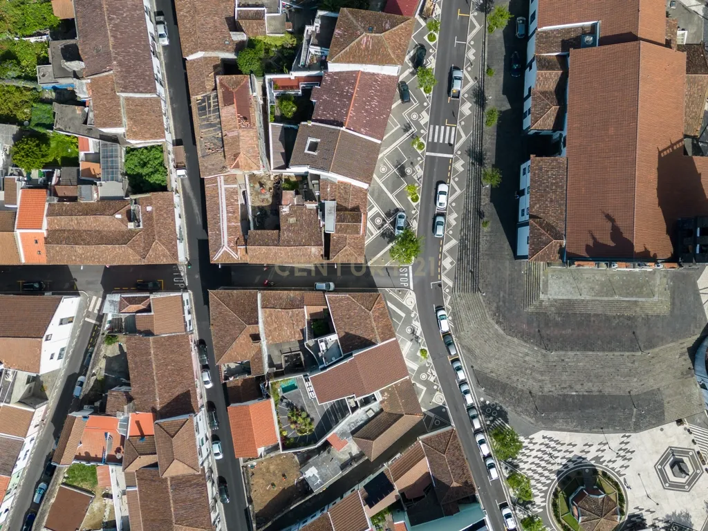 Moradia T2 com Quintal no Centro da Ribeira Grande - Image 27