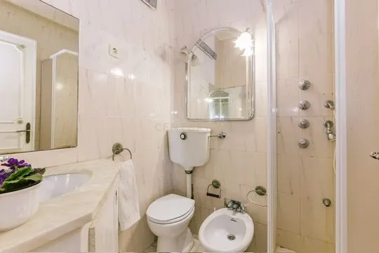 Apartamento T5 com Vista Deslumbrante sobre o Tejo – Olivais - Image 13