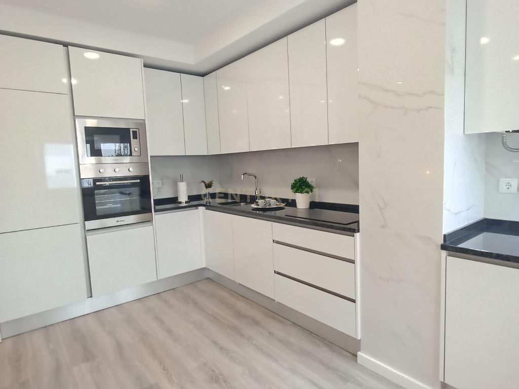 Apartamento Renovado T3 em Benfica, Lisboa - Image 5
