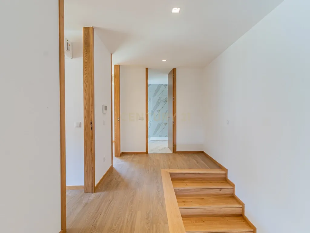 Moradia Gaveto T3 + Escritório | Luxo, Conforto e Vista Incrível – Póvoa de Lanhoso - Image 17