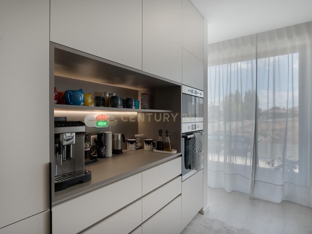 Luxuoso Apartamento Novo com Vista Parque em Lousada - Image 9
