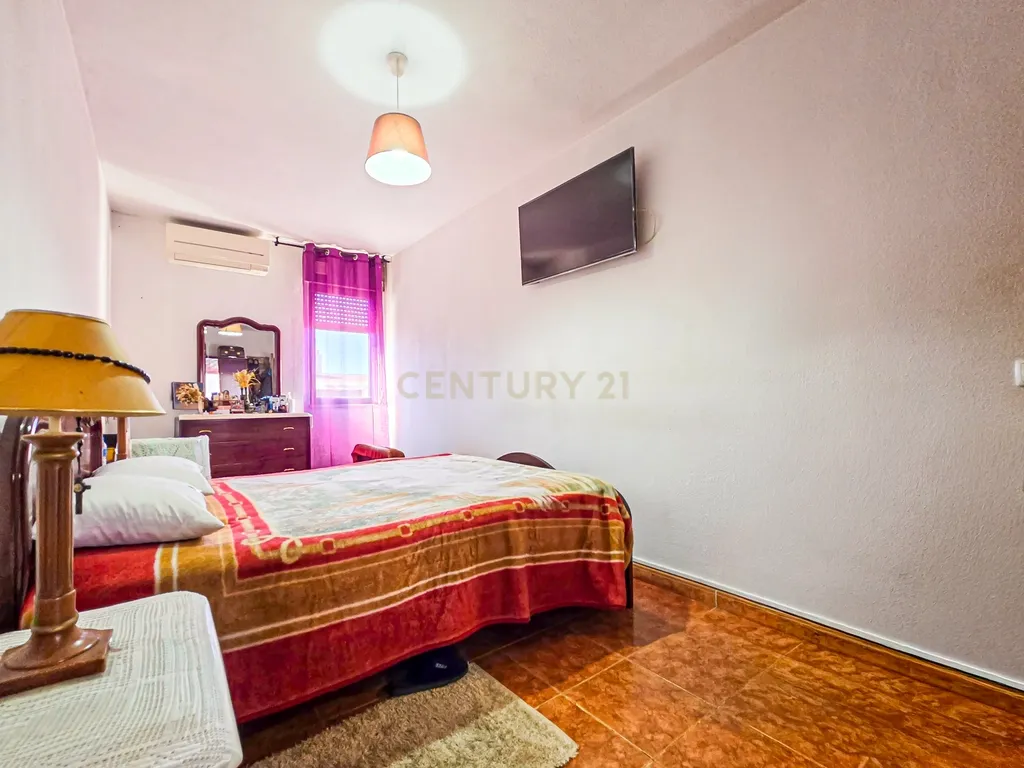 Excelente oportunidade! Apartamento T3 Vale da Amoreira - Image 3