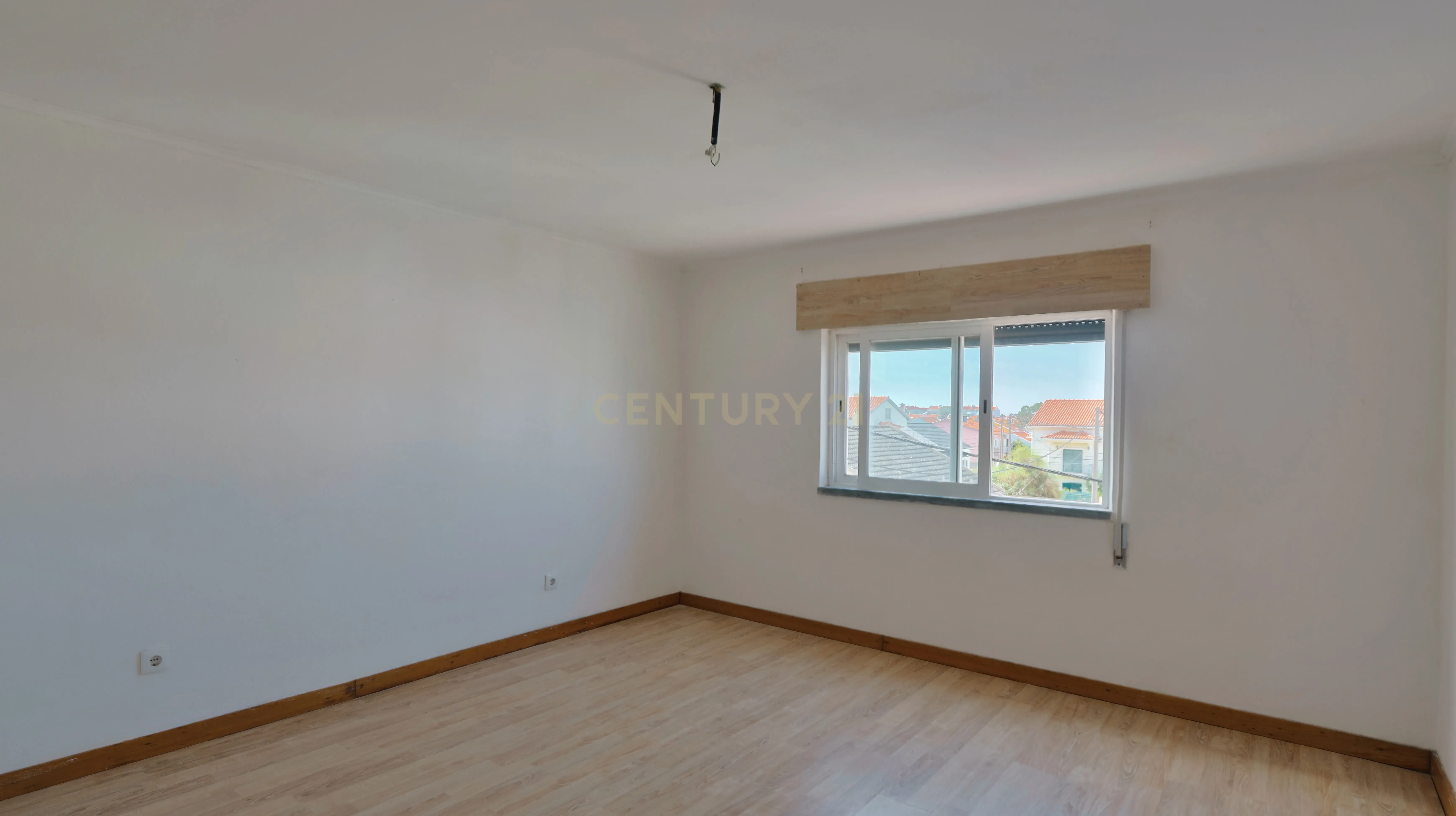 Fotografia 11 de Moradia T6 e espaço comercial