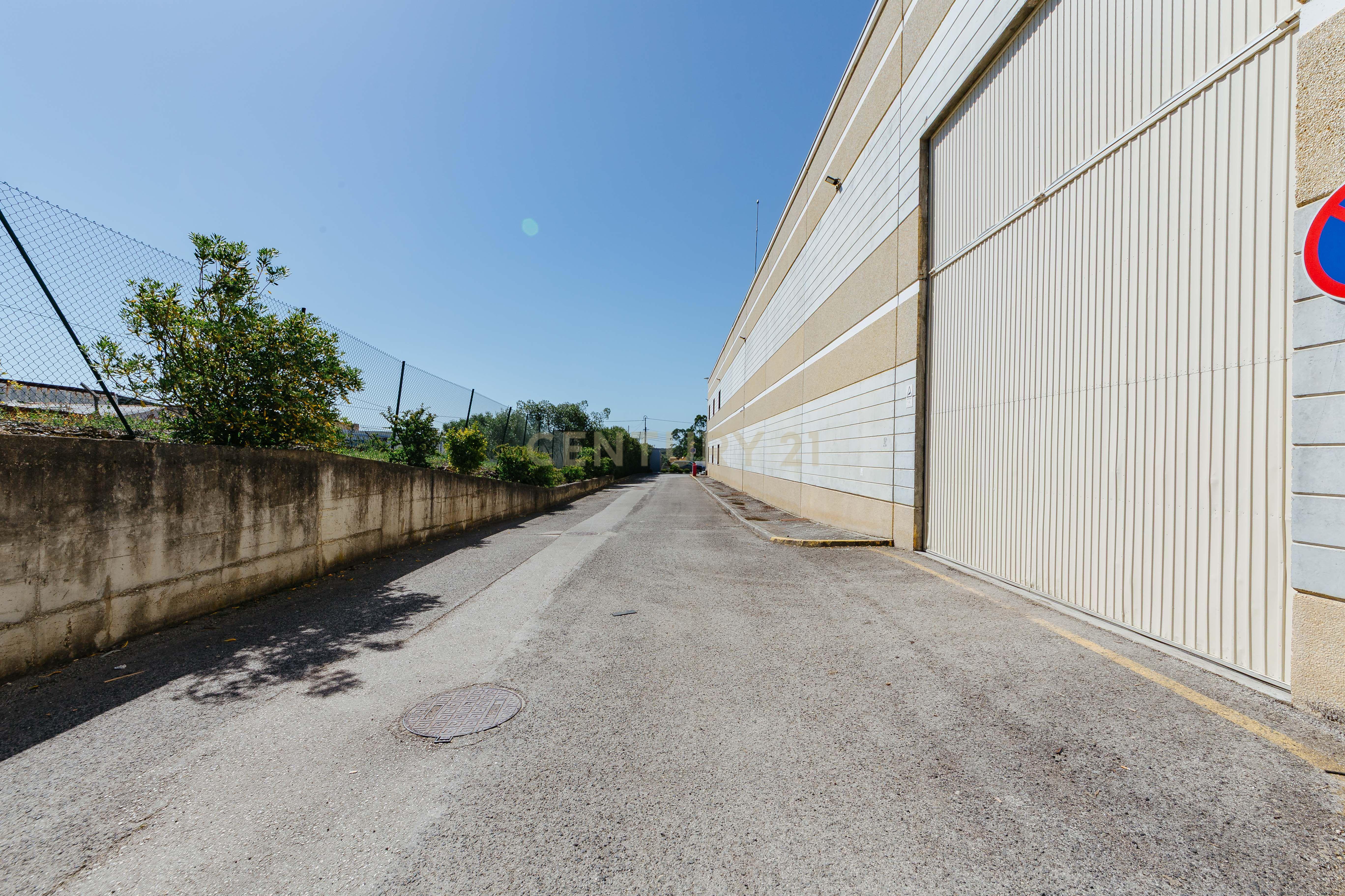 Complexo de 2 Armazéns Modernos em Sintra . Excelente oportunidade de investimento e negocio. - Image 70