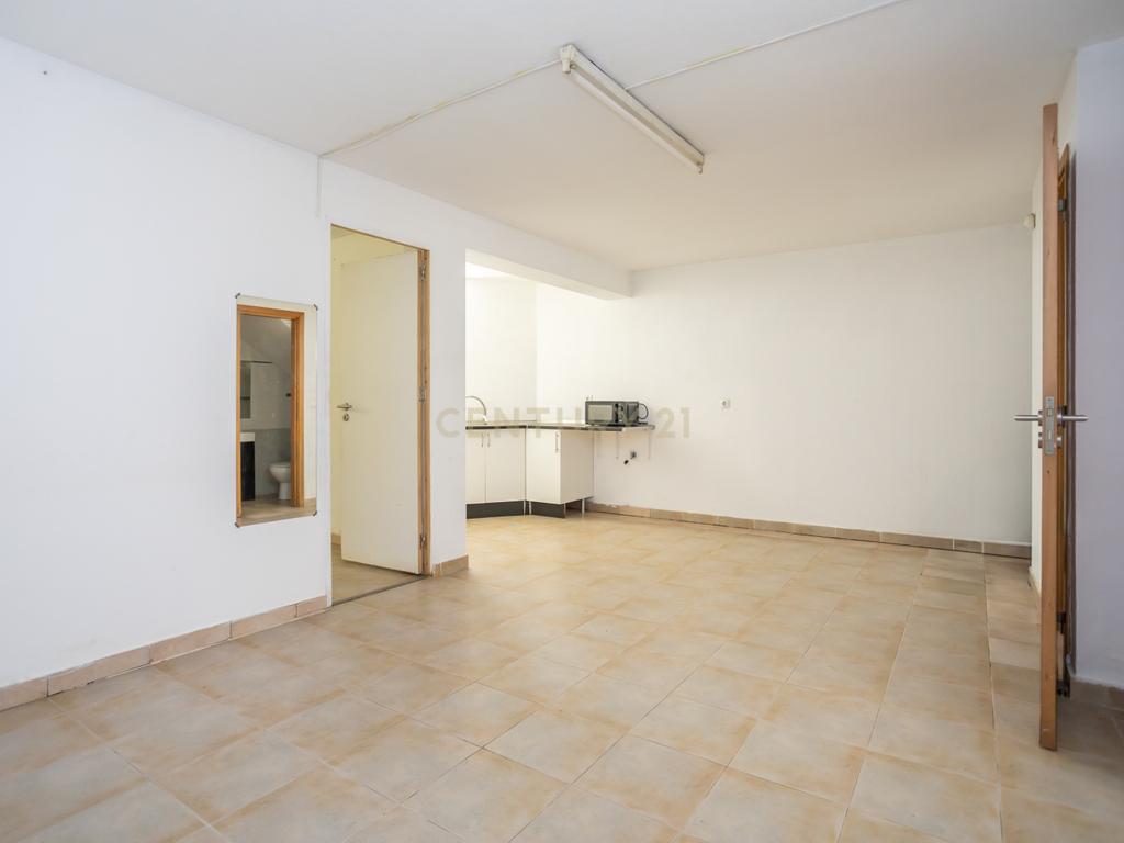  Moradia T3 em Amora - Seixal com Terraço e Garagem  - Image 48