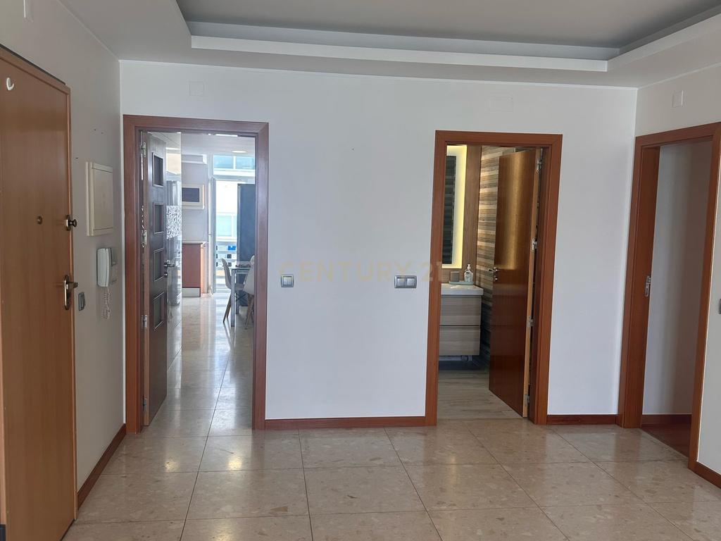 Apartamento T3 em Vialonga, com Garagem e Elevador - Image 4