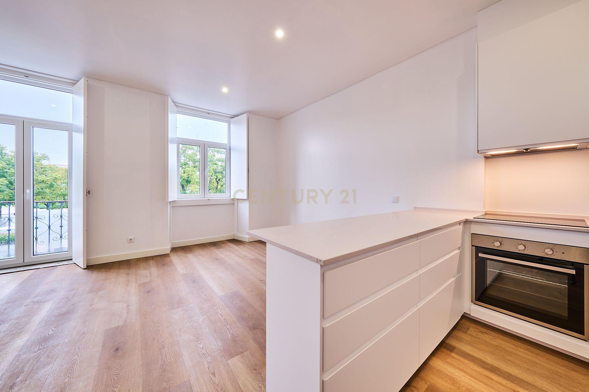Fotografia 8 de Apartamento T2 de Prestígio Totalmente Renovado na Avenida Luísa Todi – Setúbal