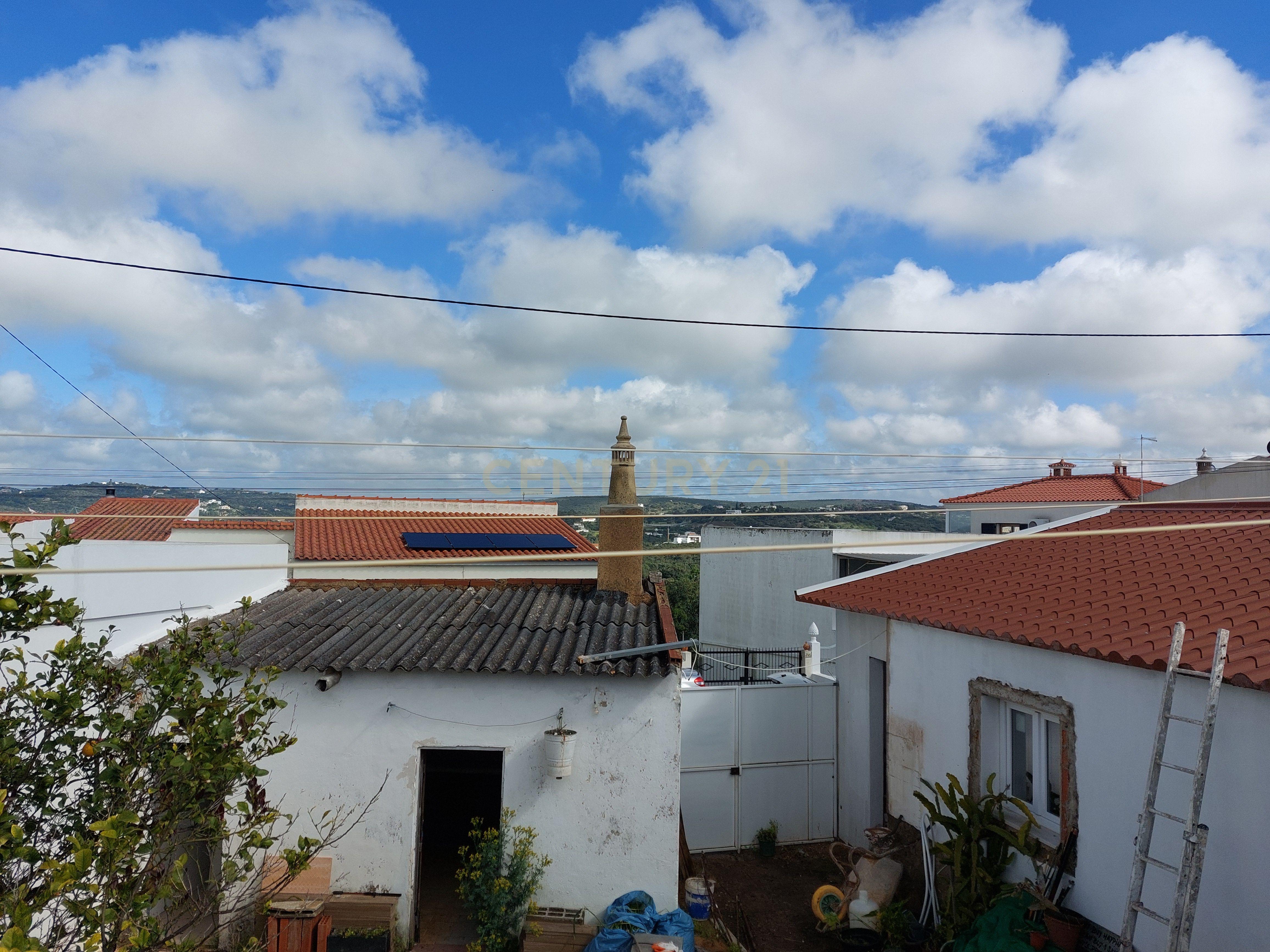 📍 LOULÉ | Moradia Térrea típica Algarvia para Recuperar - Image 1