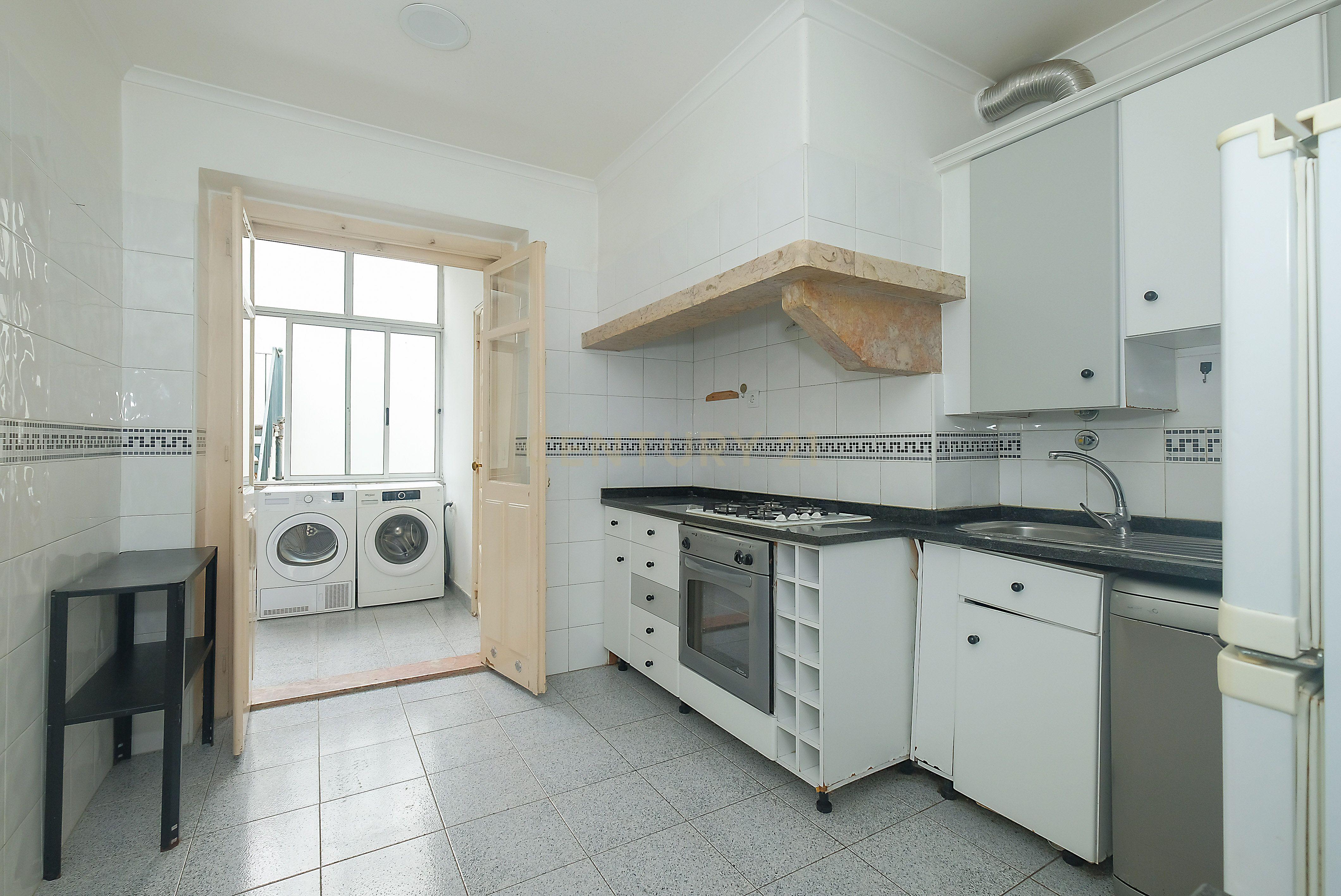 Fotografia 7 de Apartamento T5 com Vista Panorâmica em Alvalade, Lisboa