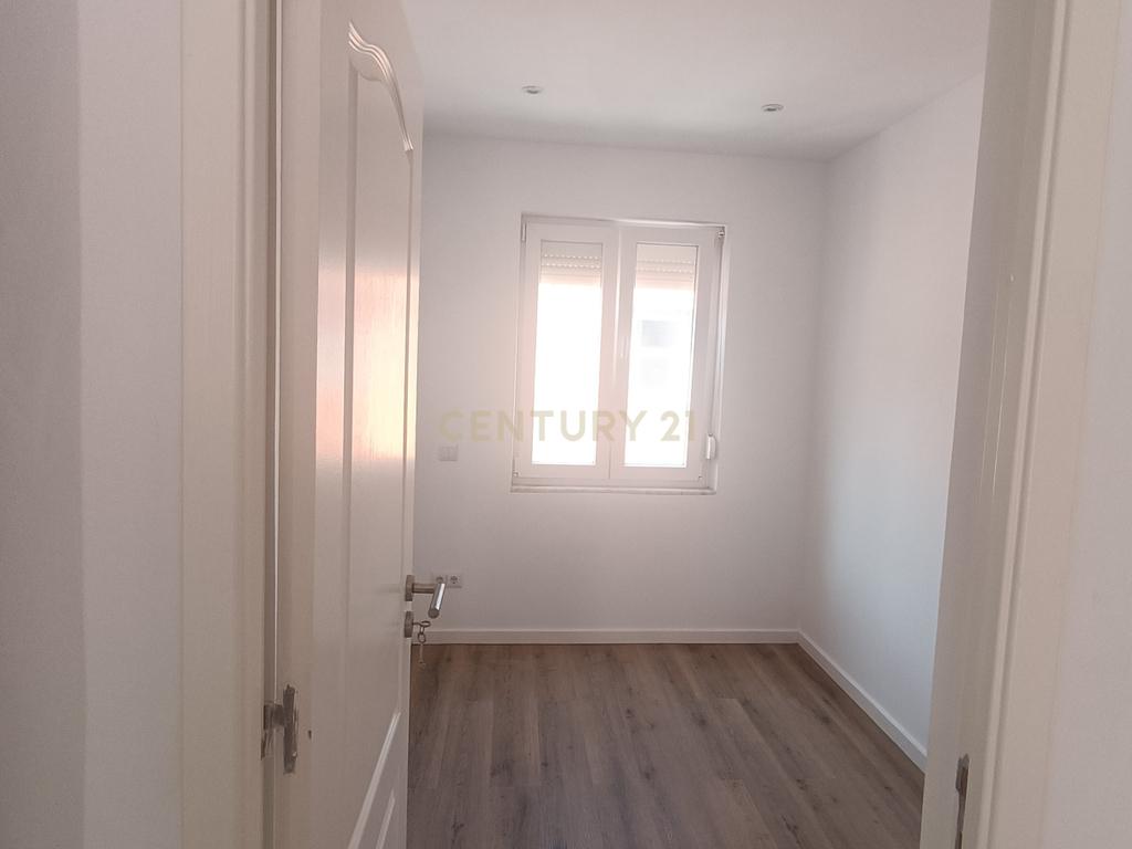 Prédio - Vila Irene - Sacavém - 12 Apartamentos - Image 13