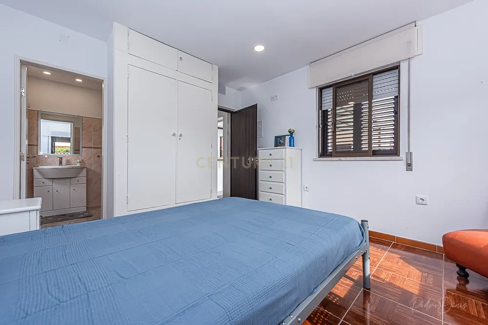 Alojamento Estudantil LÁ-SALETTE ( quarto Melro Azul 11m2 ) - Image 3